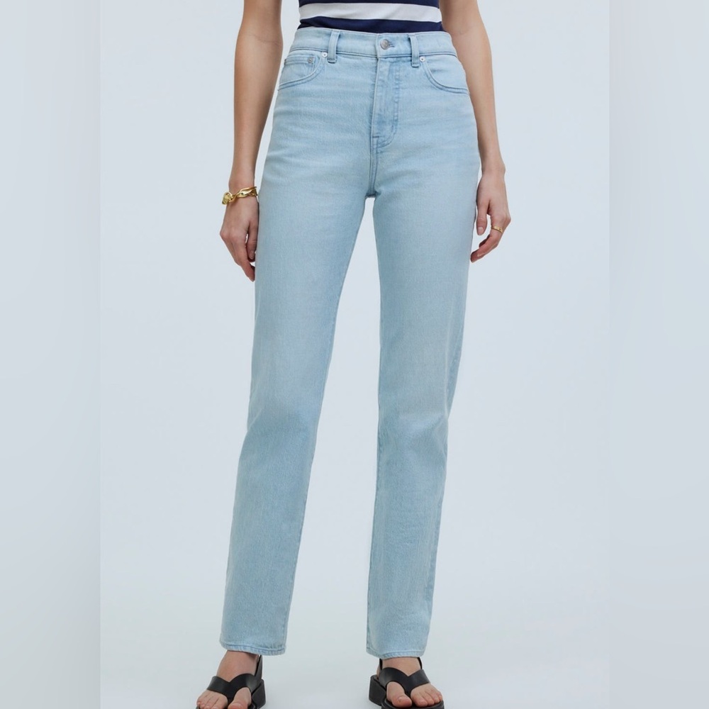 Madewell Women's 90’s Straight Leg Jeans in Light Blue 31